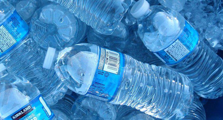 Które marki butelkowanej wody nie używają fluoru?