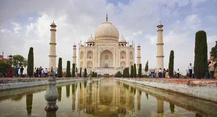 W jakim kraju znajduje się Taj Mahal?