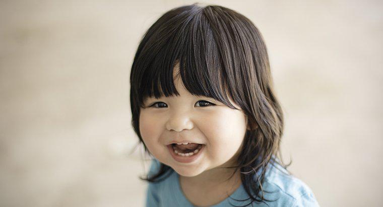 Kiedy Czy dzieci się uśmiechają najpierw?