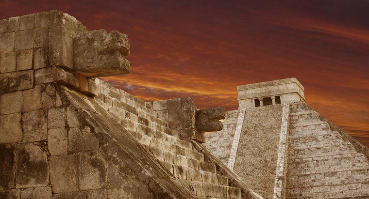 Jakie były główne osiągnięcia cywilizacji Majów i Azteków?