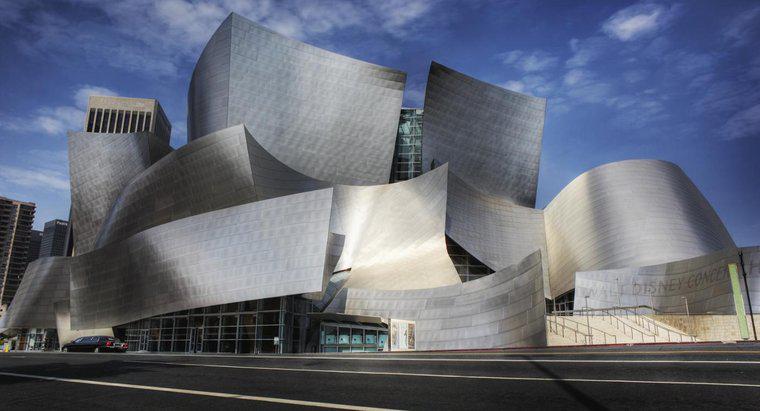 Jaki jest temat projektu i filozofia Franka Gehry'ego?