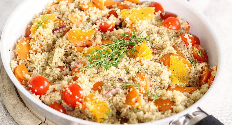Zdrowe przepisy kulinarne z quinoa i sałatka jarzynowa